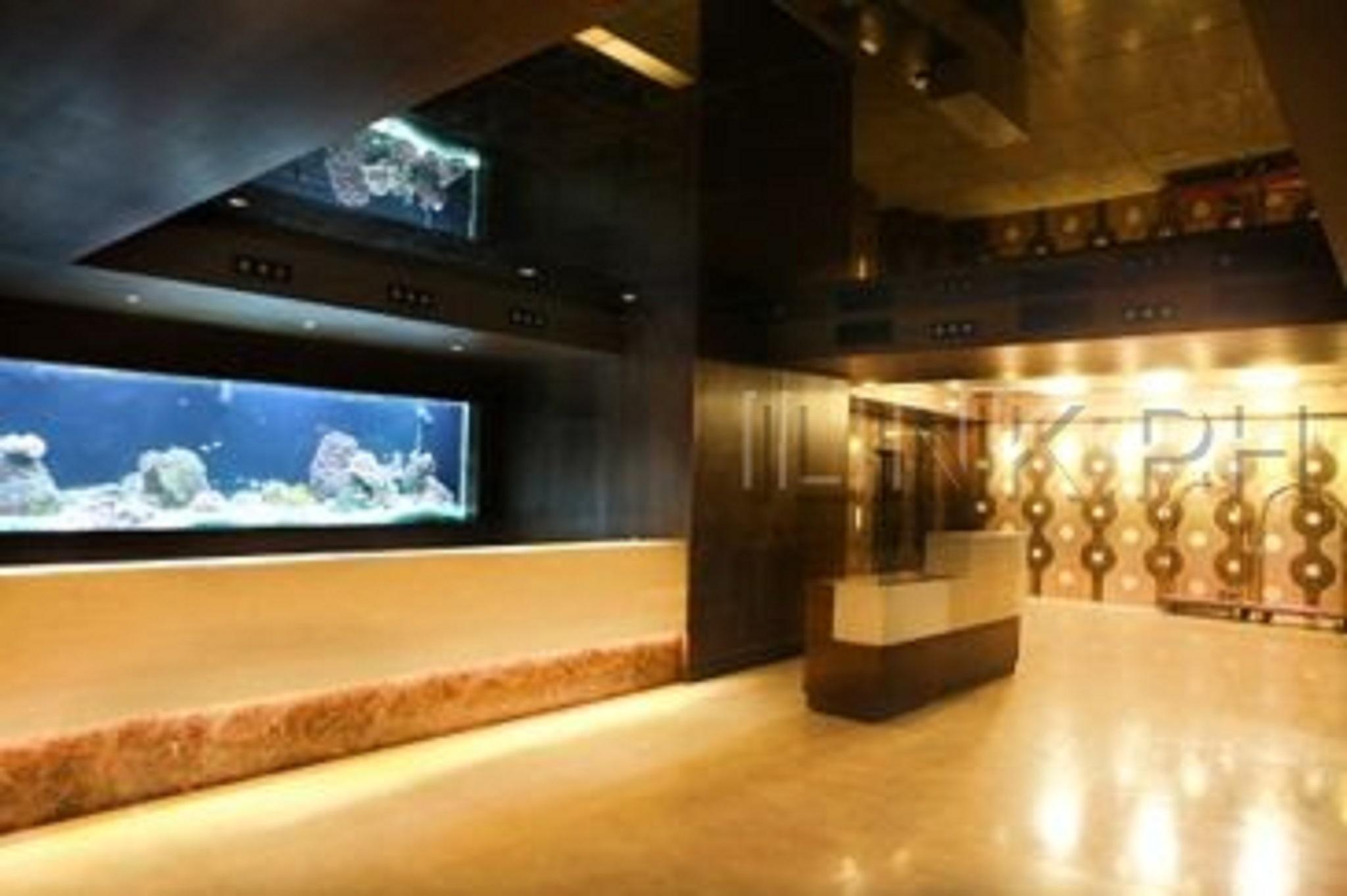 Castle Peak Hotel Cebu Exterior photo